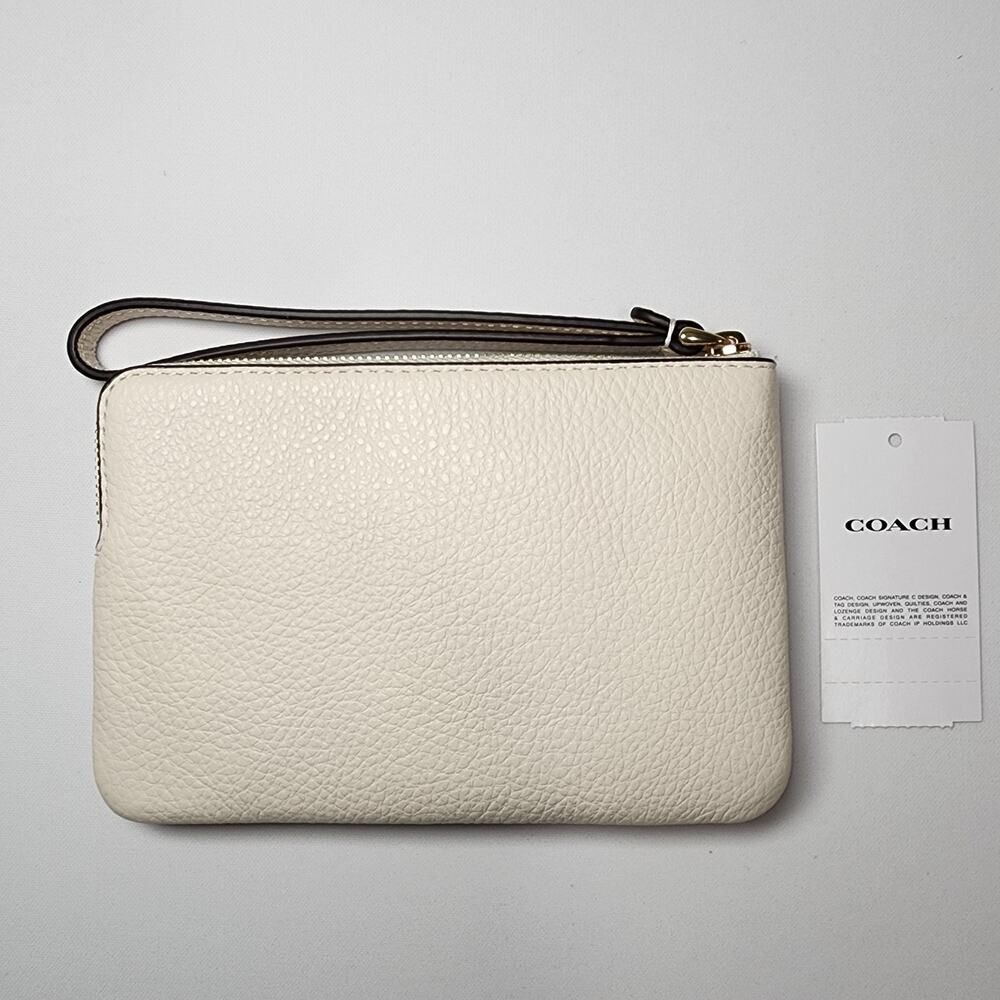 NWT Coach CDF06 Corner Zip Wristlet With Heart Rivets/Leather/Gold/Chalk - Picture 3 of 3